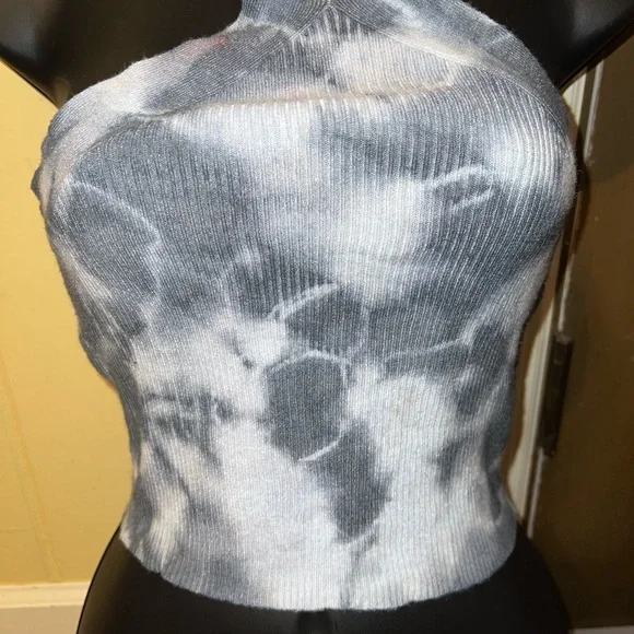 Kendall & Kylie Light Blue & Gray Tie-Dye Crossover Halter Knit Crop Top Size S - Picture 6 of 10